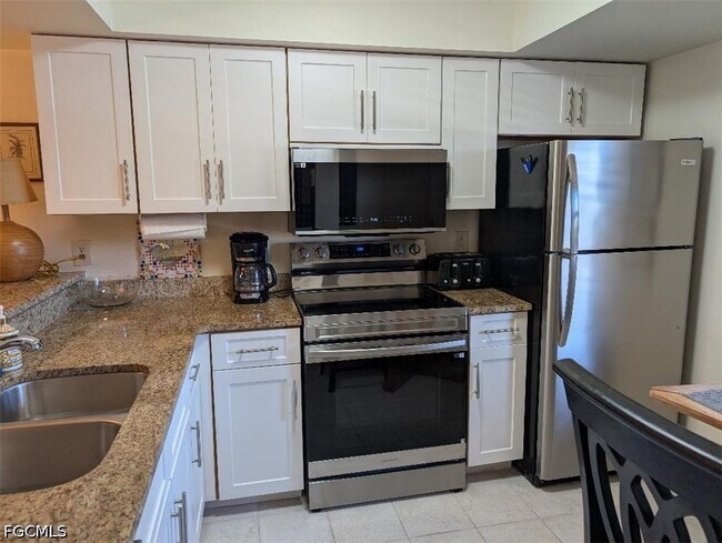 Building Photo - 719 SW 47th Terrace