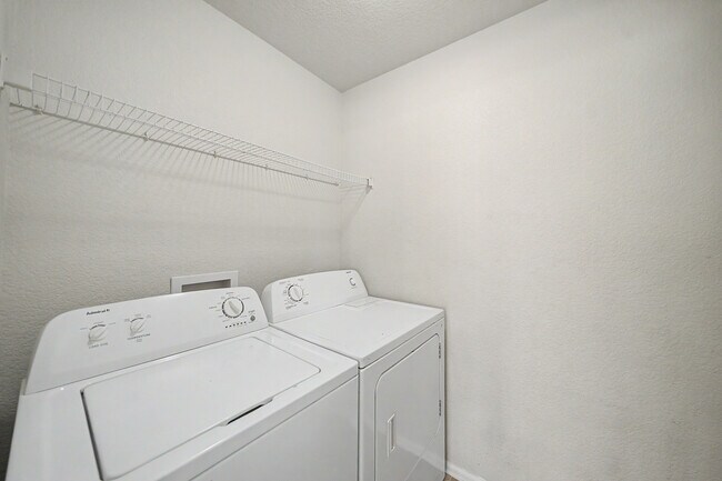 Building Photo - 6260 Roundup Butte St
