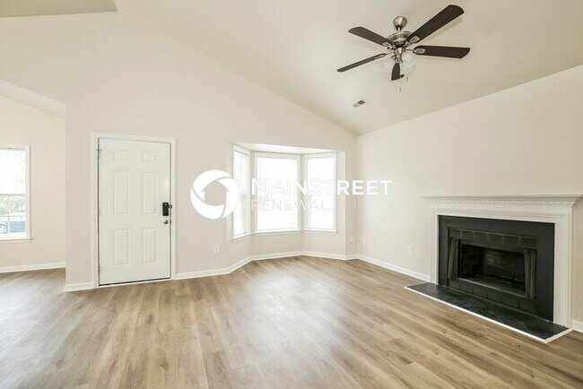 Building Photo - 3 Bedroom Pet-Friendly Home in GREENSBORO,...