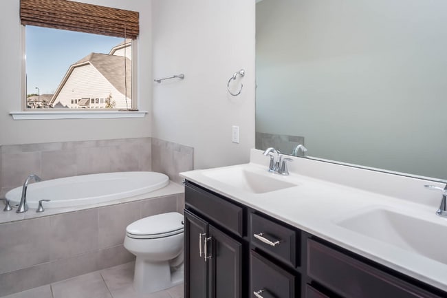 Building Photo - 268 Rubrum Dr