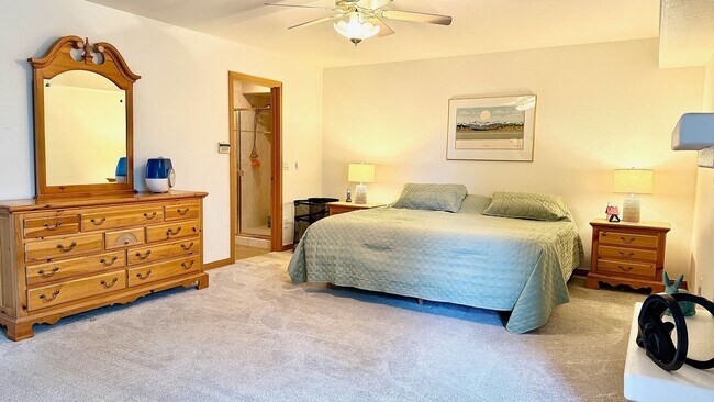 Building Photo - Warm & Spacious Woodmoor Home in a Fantast...