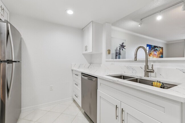Building Photo - 1801 N Flagler Dr