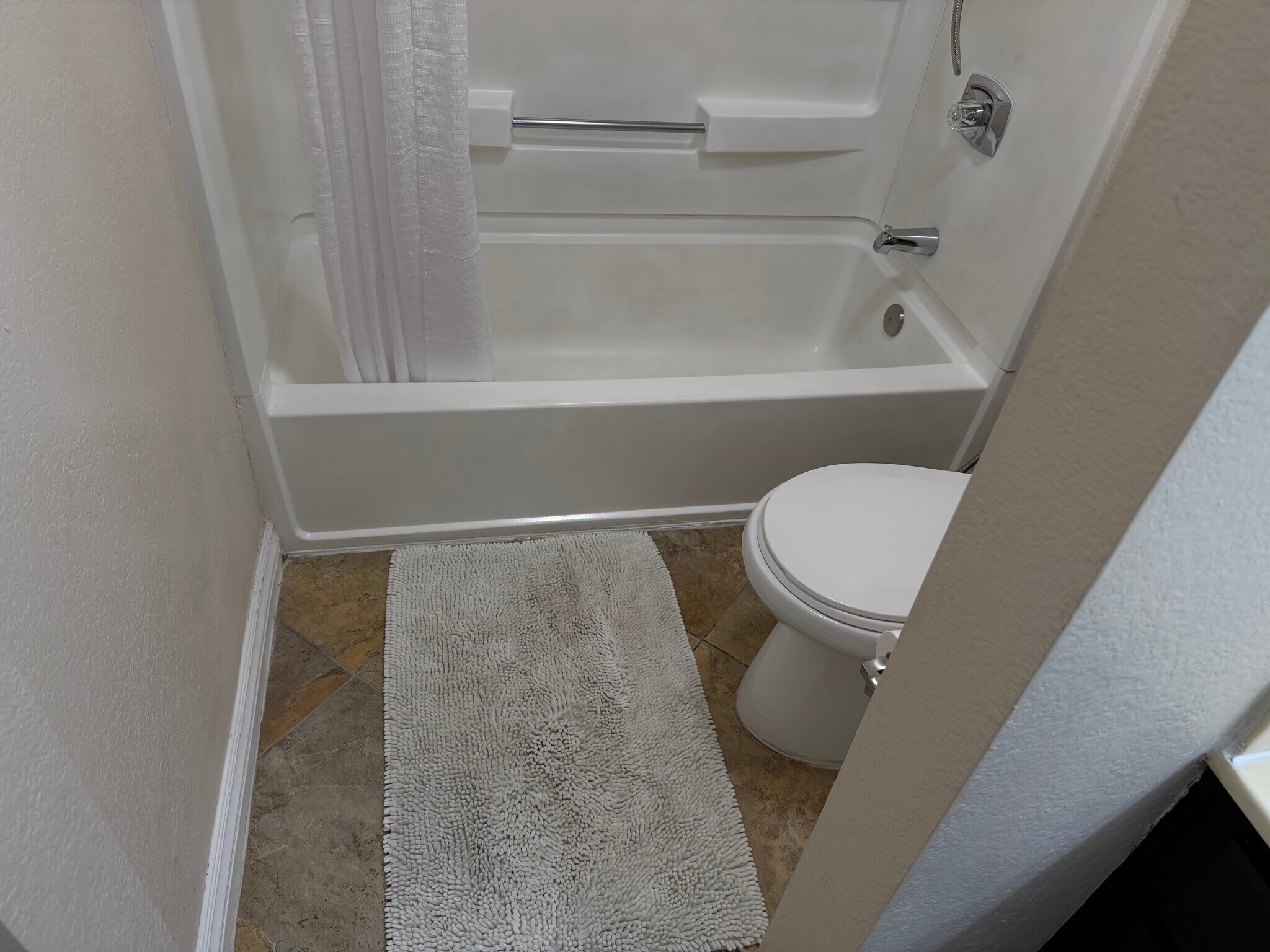 Building Photo - 8889 Caminito Plaza Centro