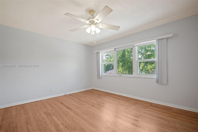 Building Photo - 1431 S 14th Ave