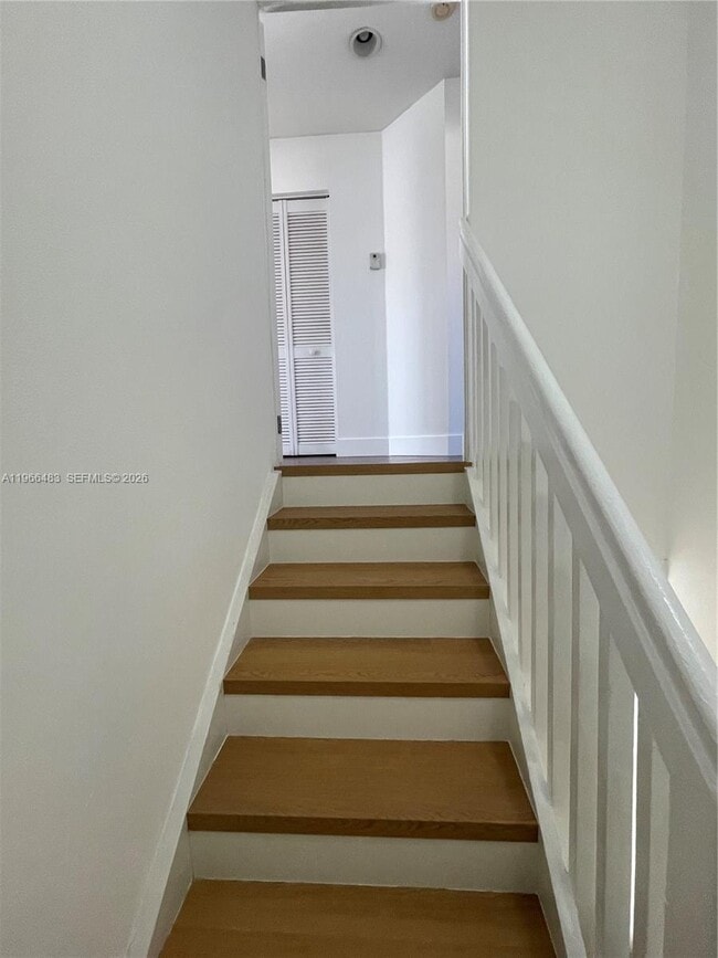 Building Photo - 703 NE 195th St