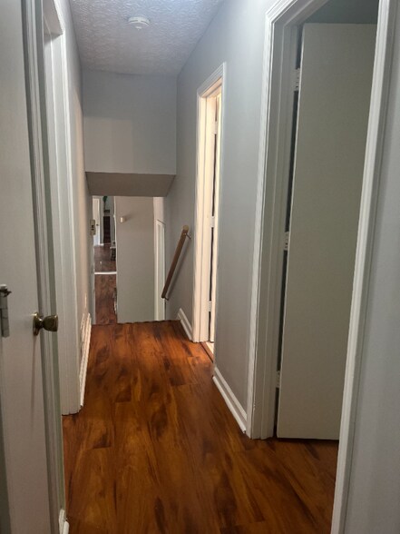 Building Photo - 1675 Oak Ridge Way NW