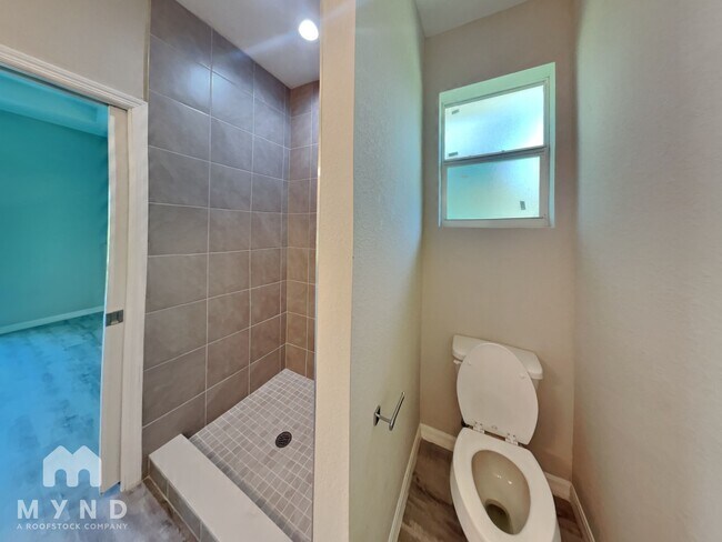 Building Photo - 7429 W Cameo Cir