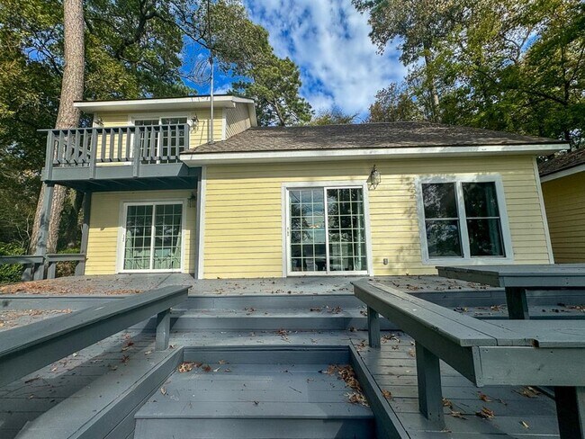 Building Photo - 149 W Dogwood Rd