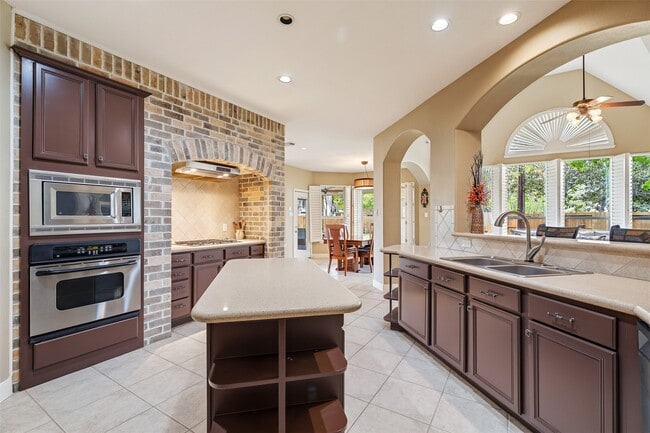 Building Photo - 3311 Charleston Ct