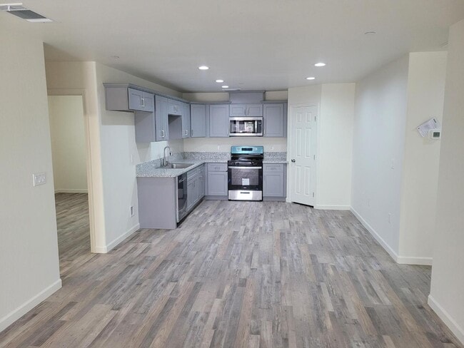 Building Photo - 1800 Dover St