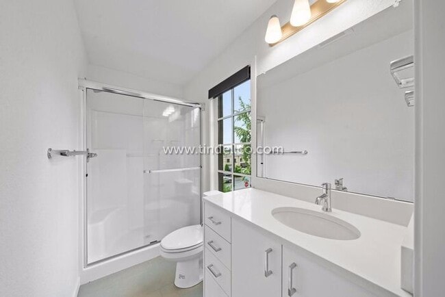 Building Photo - Modern Townhome Apartment in the heart of Hosford-Abernethy - W/S/G Included!