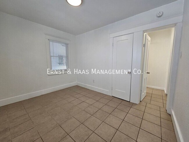 Building Photo - 1468 Alamitos-