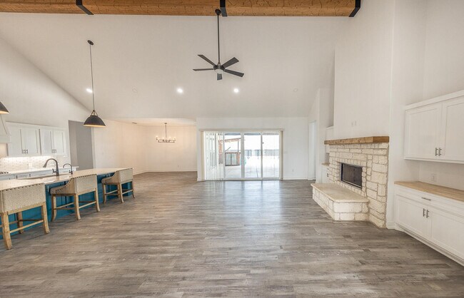 Building Photo - 19108 County Rd 2240