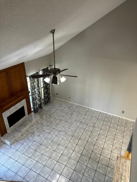 Building Photo - 3025 Quail Springs Rd