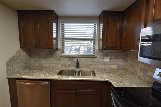 Building Photo - 111 C Rhonda for rent