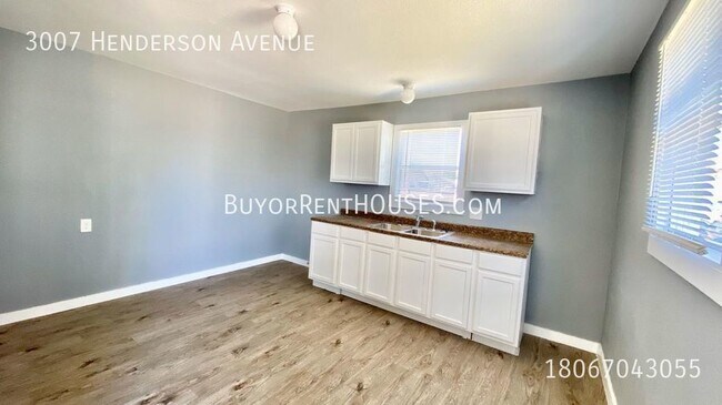 Building Photo - NEW FALL SPECIAL - Half off 1st month's re...