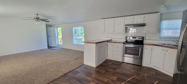 Building Photo - Ready to Move in