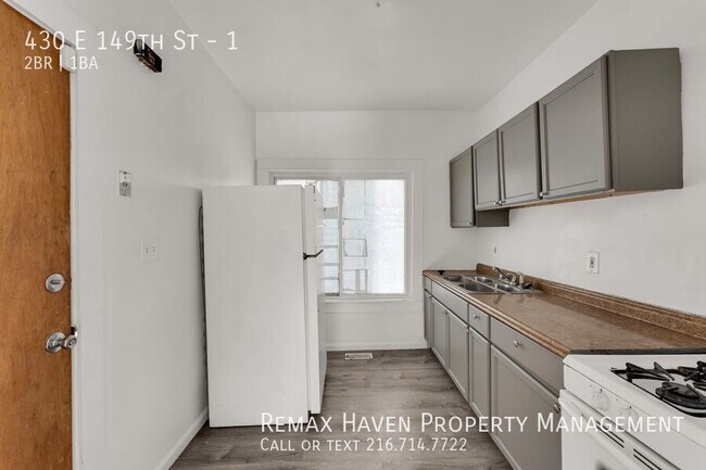 Building Photo - 430 E 149th St