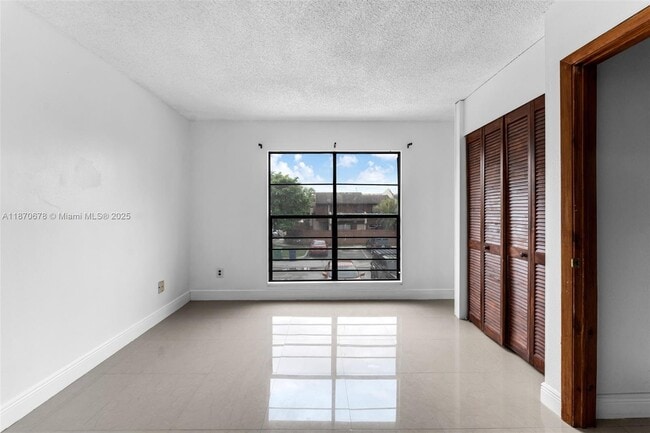 Building Photo - 6614 SW 114th Pl