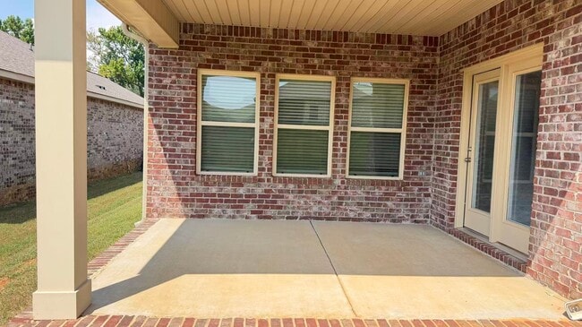 Building Photo - 223 Ivyleaf Dr