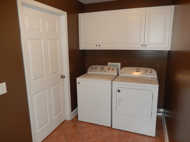 Laundry Room with Washer & Dryer Included - 319 Southern Comfort Dr