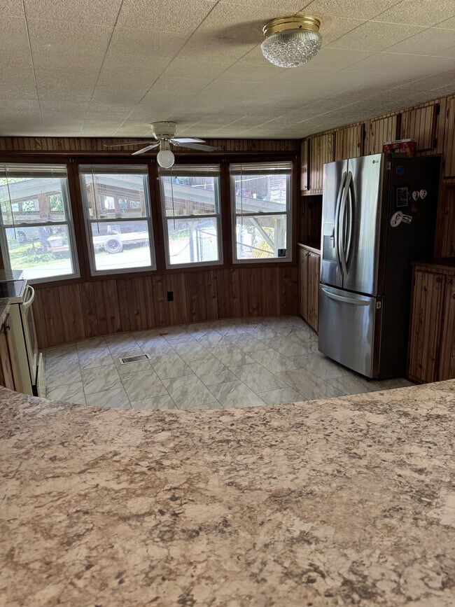 Building Photo - 145 Hillrise Dr