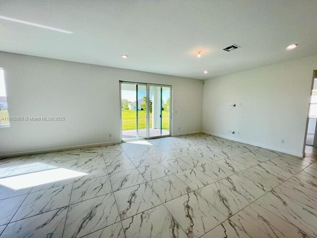 Building Photo - 1079 Haywagon Trl