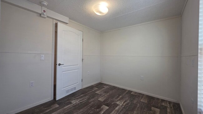 Building Photo - 3/2 MOBILE HOME IN COMMANDER'S PALACE - FRENSHIP ISD