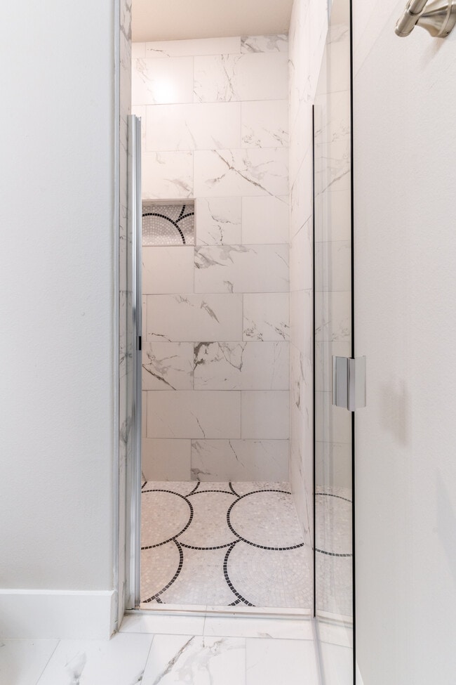 Building Photo - 310 Ditto Ave