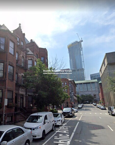 Building Photo - 48 Hereford St