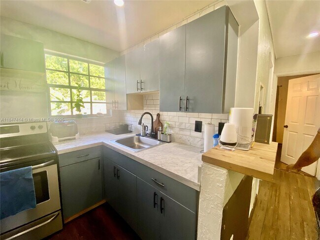 Building Photo - 3761 SW 45th Terrace