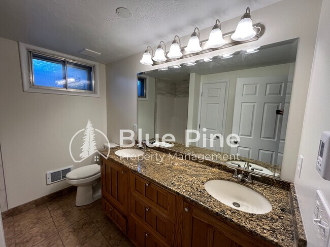 Building Photo - 2409 Briarcliff Ave