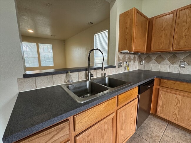 Building Photo - 9714 Coyote Creek Dr