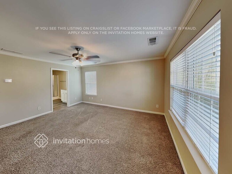 Building Photo - 920 Lakeside Ct