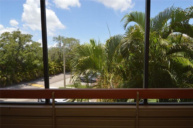 Building Photo - 10263 Gandy Blvd N