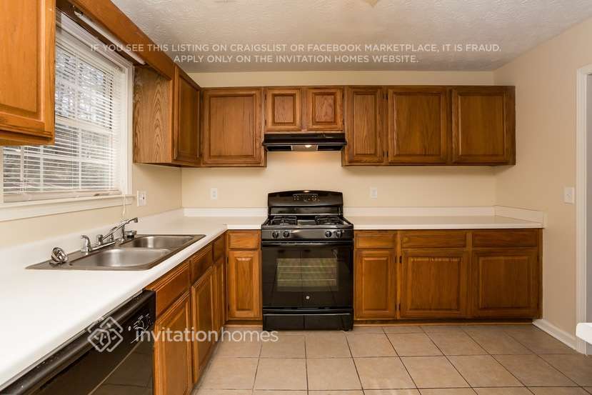 Building Photo - 845 Rambling Rose Ct NW