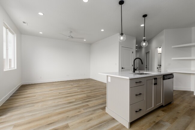 Building Photo - 2026 W 380 N