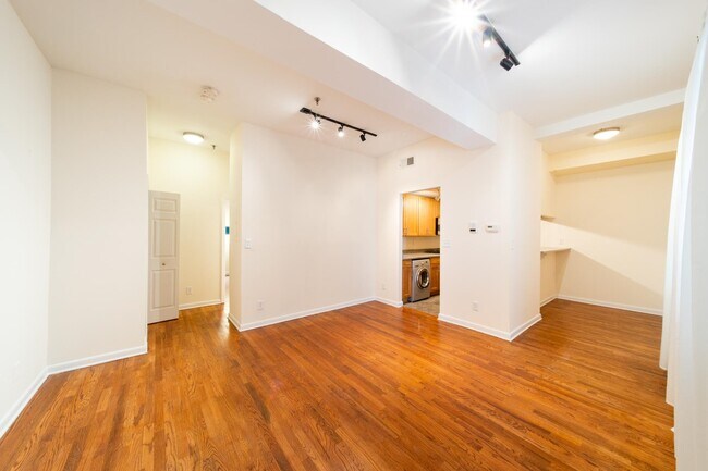Building Photo - 227 Christopher Columbus Dr