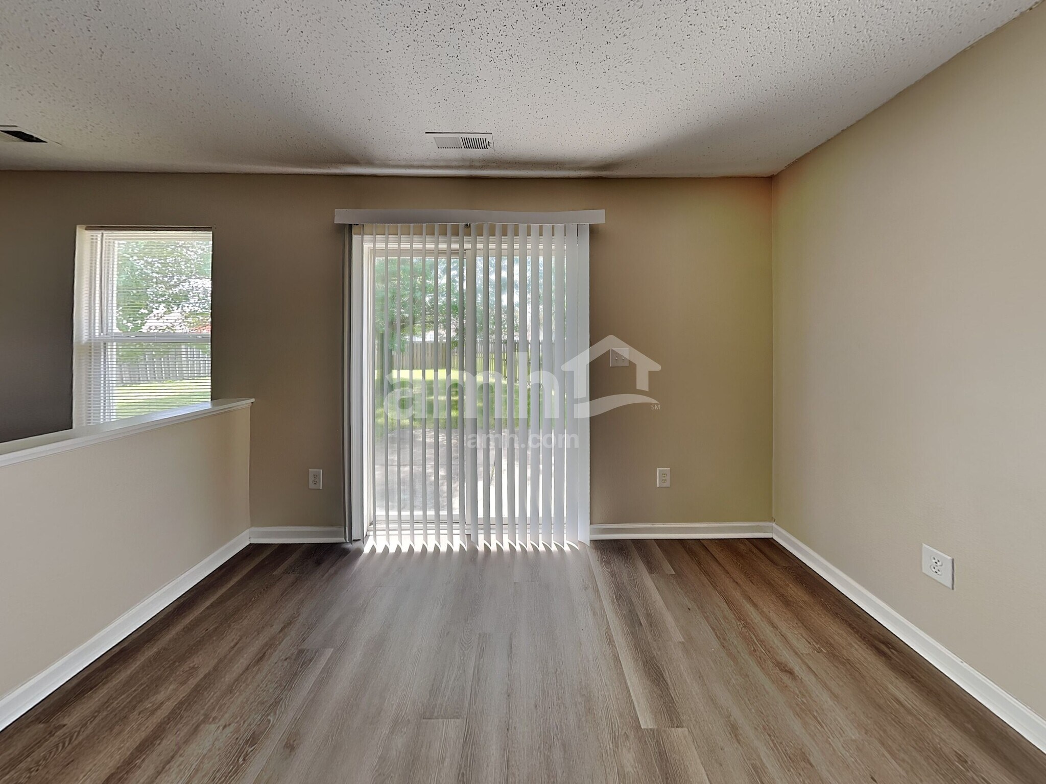 Building Photo - 8039 Red Barn Ct