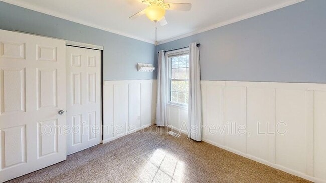 Building Photo - 107 Summerglen Dr