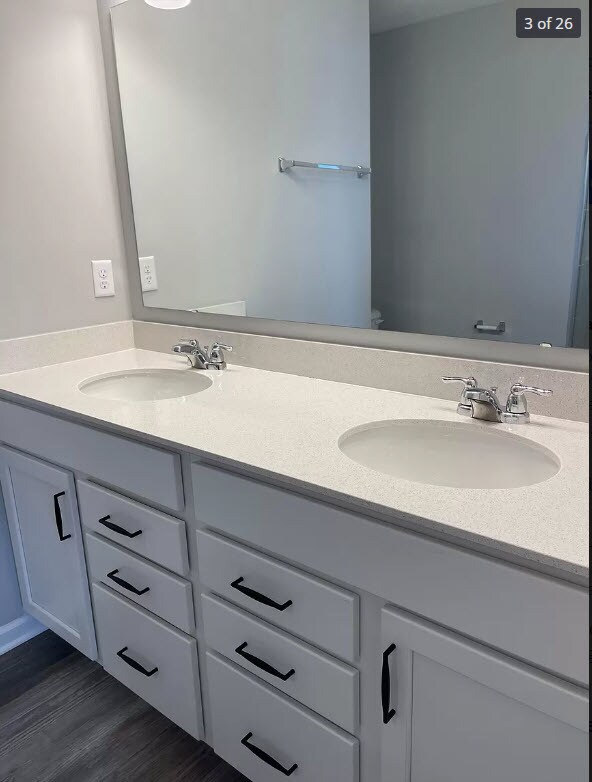 Building Photo - 310 Steeples Blvd