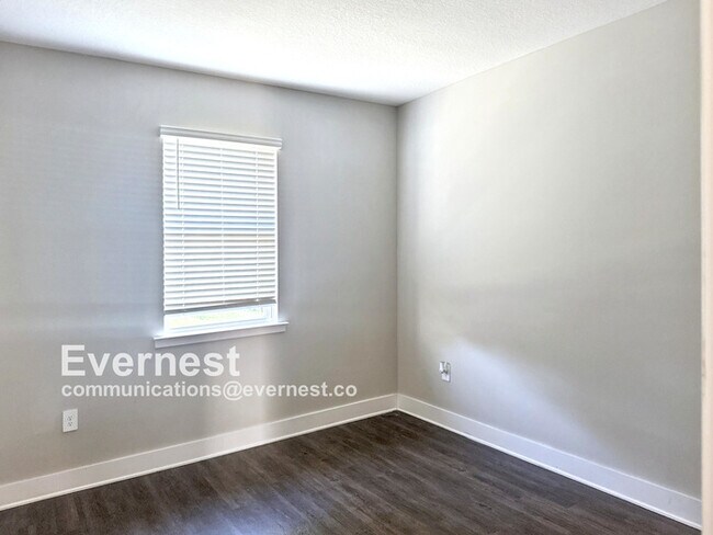 Building Photo - 4336 Las Almanos Ave