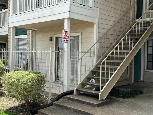 Building Photo - 12660 Ashford Point Dr