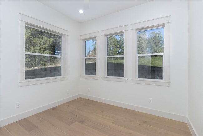 Building Photo - 3964 Hogan Dr