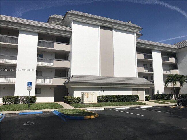 Building Photo - 731 N Pine Island Rd