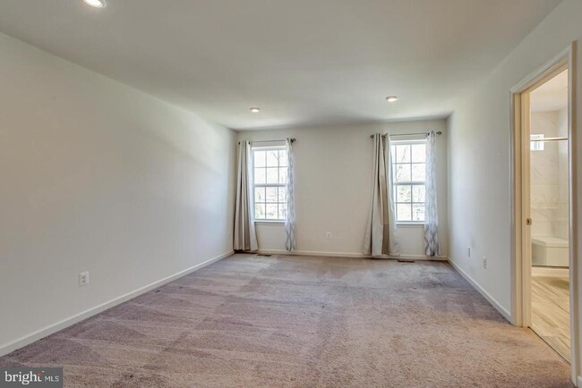 Building Photo - 1606 Dorothy Ln
