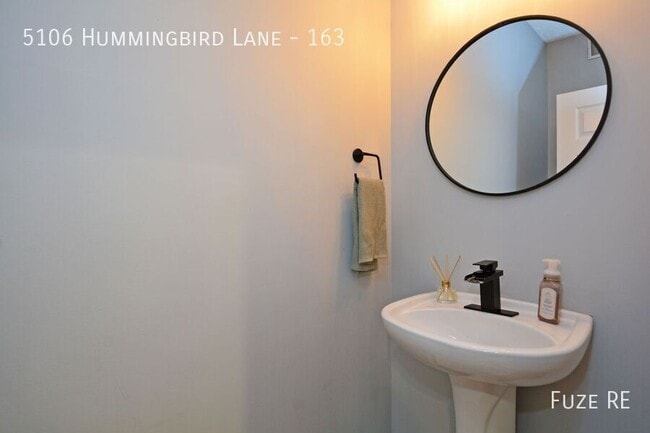 Building Photo - 5106 Hummingbird Ln