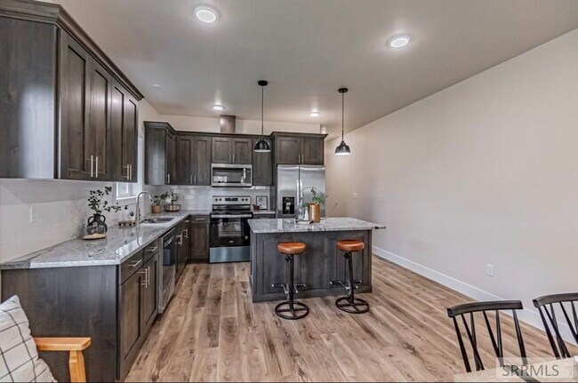 Building Photo - 1132 Bingham Ave