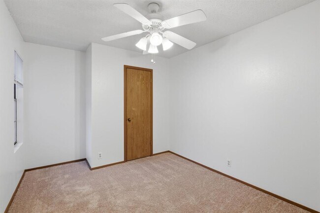 Building Photo - 12416 Deer Falls Dr