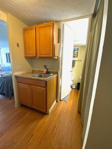kitchenette - 445 Seaside Ave